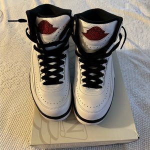 USED!!!!! MENS JORDAN 2